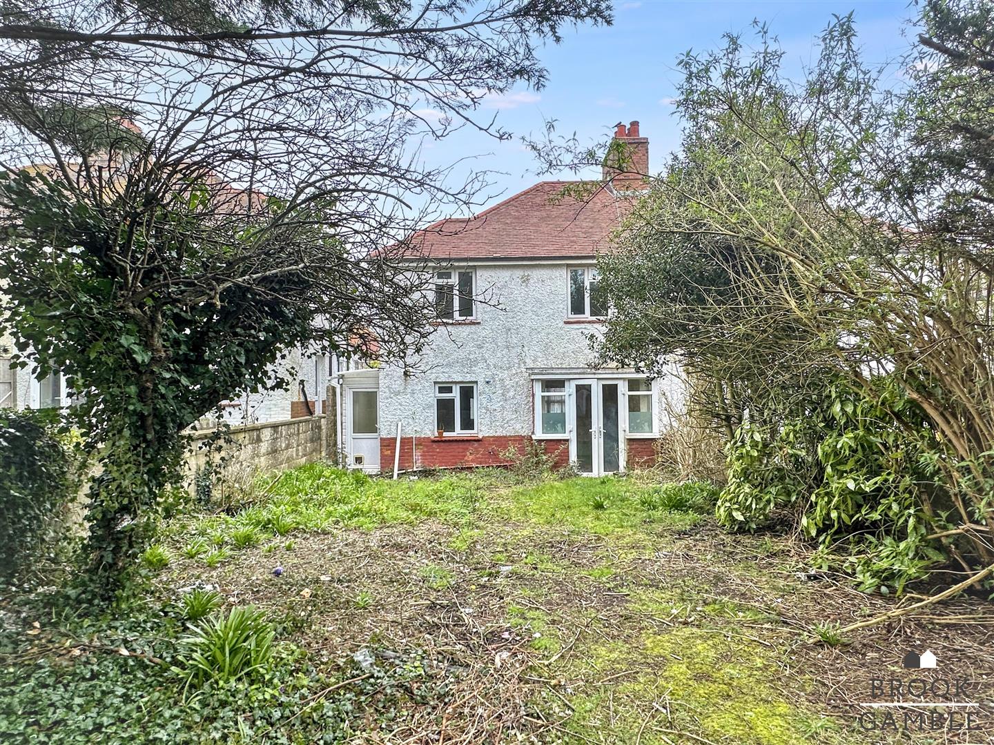 3 Bedroom House. Downs Avenue in Eastbourne,  19